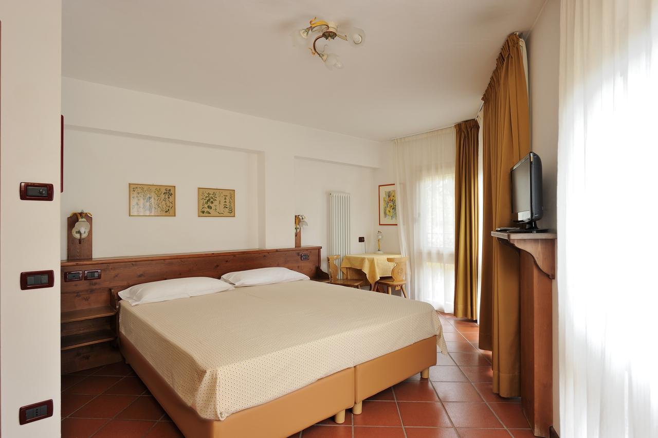 Chalet Dei Pini Aparthotel Madonna Εξωτερικό φωτογραφία