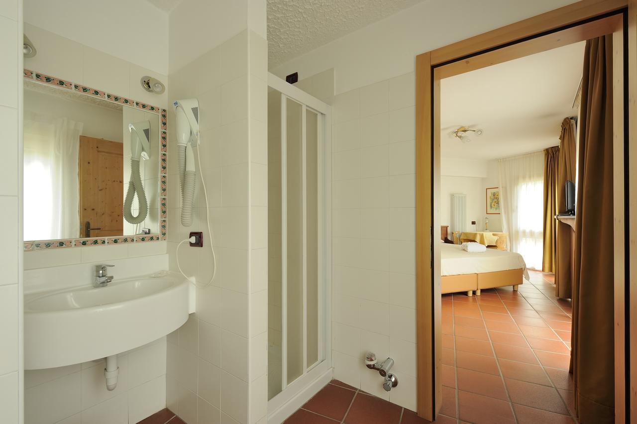 Chalet Dei Pini Aparthotel Madonna Εξωτερικό φωτογραφία